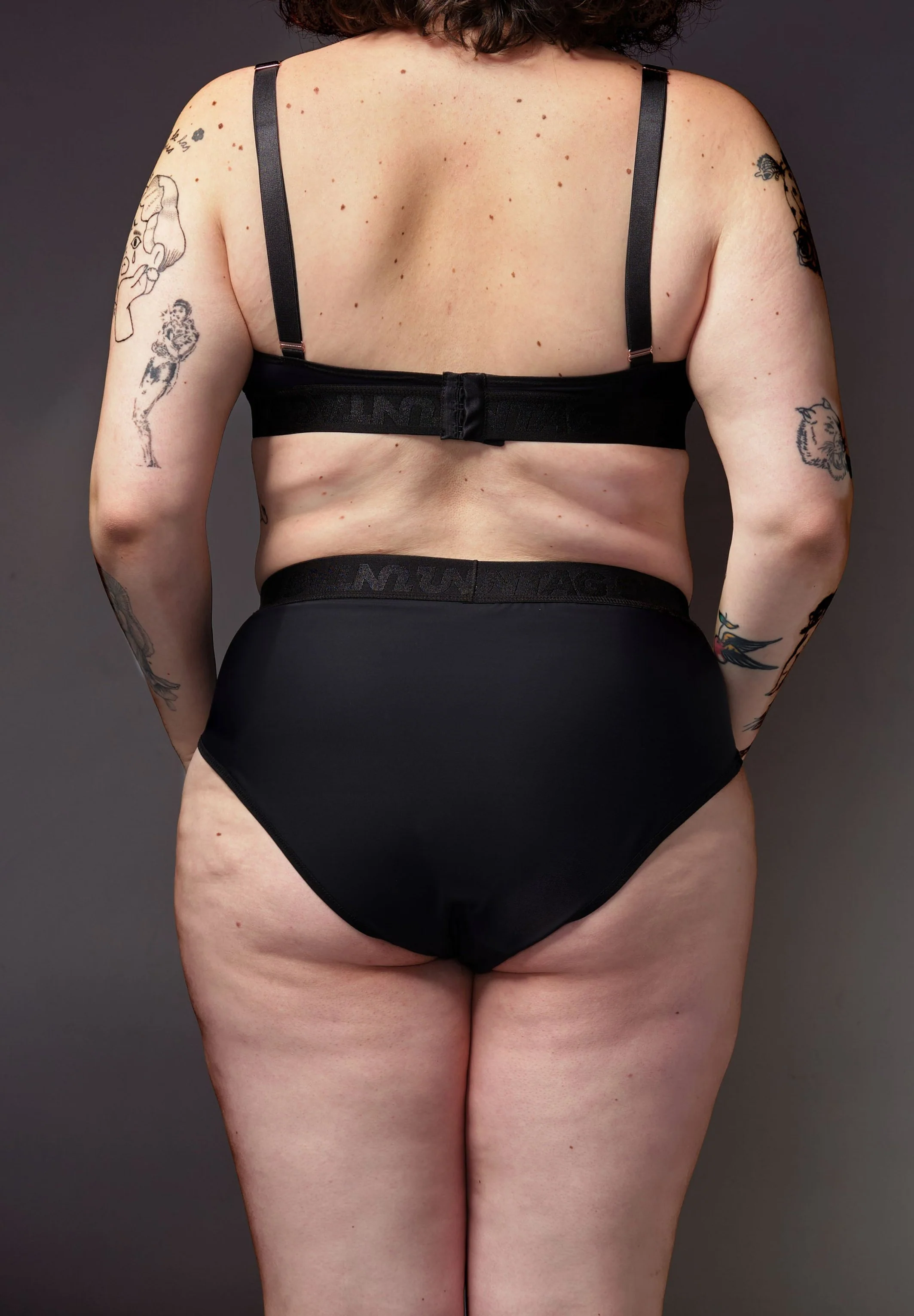 Signature Tucking Bikini Brief black - Image 7